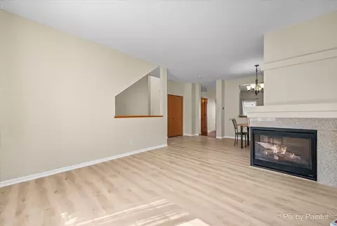 Living - 2122 Concord Dr, Mchenry, IL 60050 photo 2 of 4