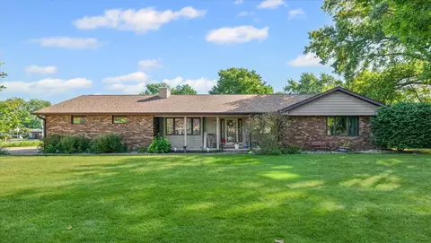 502 Mark Pl, Saint Joseph, IL 61873