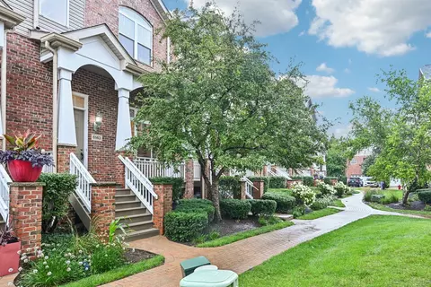 6143 River Bend Pl, Lisle, IL 60532