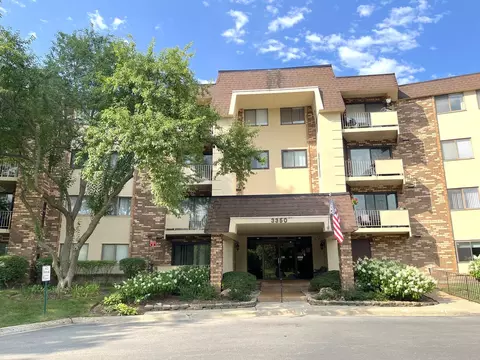 3350 N Carriageway Dr #103, Arlington Heights, IL 60004