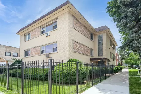 4757 N Keeler Ave #302, Chicago, IL 60630