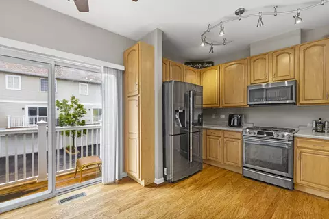 Kitchen - 1719 Sienna Ct #0, Wheeling, IL 60090 photo 1 of 3