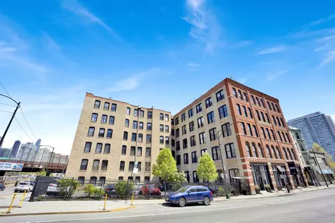 525 N Halsted St #208, Chicago, IL 60622