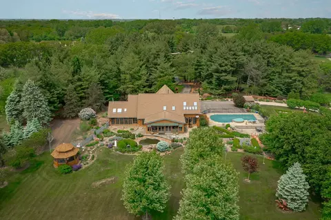 29295 N Callahan Rd, Wauconda, IL 60084