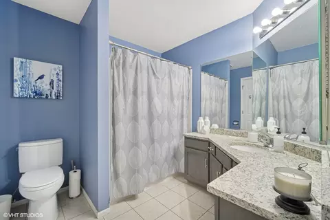 Bath - 1406 Shore Ct #D2, Wheeling, IL 60090 photo 1 of 3