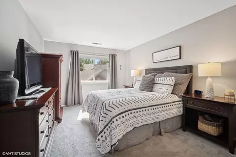 Bedroom - 1406 Shore Ct #D2, Wheeling, IL 60090 photo 1 of 2