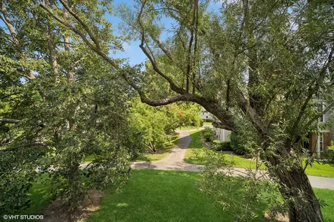Exterior - 1406 Shore Ct #D2, Wheeling, IL 60090 photo 5 of 6