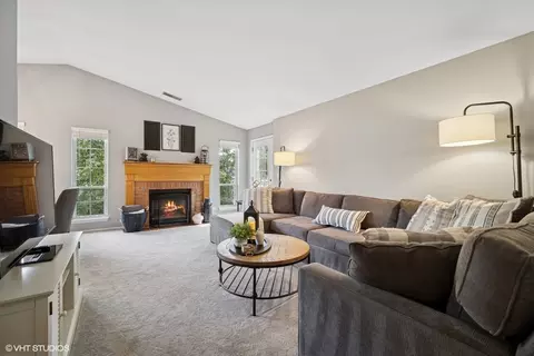 Living - 1406 Shore Ct #D2, Wheeling, IL 60090 photo 1 of 3