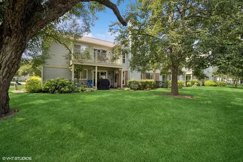 Exterior - 1406 Shore Ct #D2, Wheeling, IL 60090 photo 6 of 6