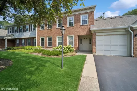 1406 Shore Ct #D2, Wheeling, IL 60090