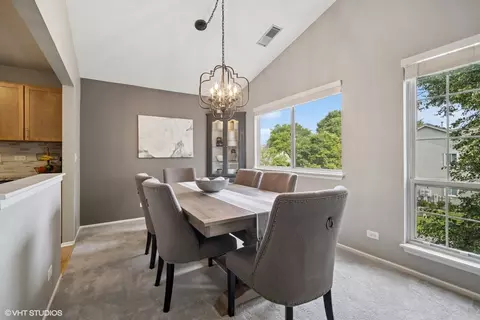 Dining - 1406 Shore Ct #D2, Wheeling, IL 60090 photo 1 of 2