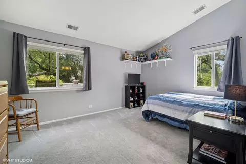 Bedroom - 1406 Shore Ct #D2, Wheeling, IL 60090 photo 2 of 2