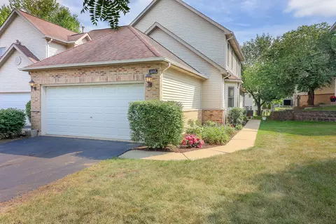 2007 Thornwood Cir, Saint Charles, IL 60174