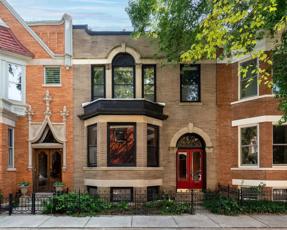  3837 N Alta Vista Ter, Chicago, IL 60613 photo 1