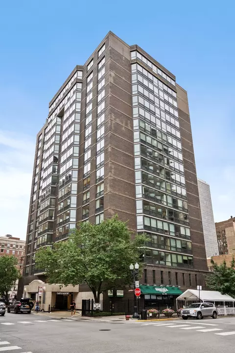21 W Goethe St #16E, Chicago, IL 60610