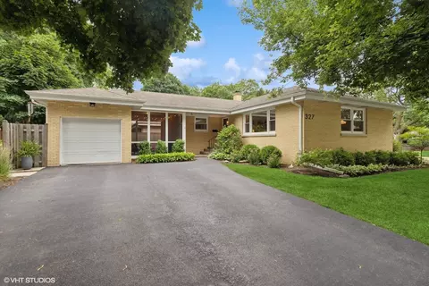 327 W Rockland Rd, Libertyville, IL 60048