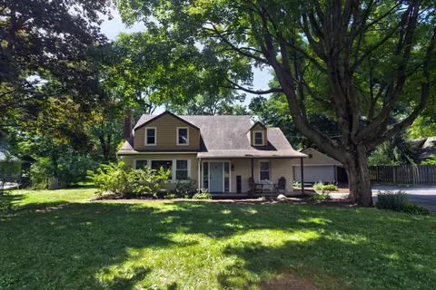 483 E Crystal Lake Ave, Crystal Lake, IL 60014