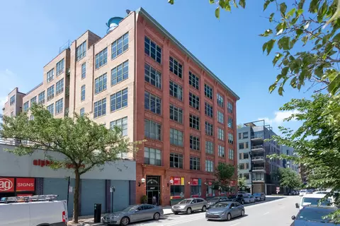 1017 W Washington Blvd #2H, Chicago, IL 60607