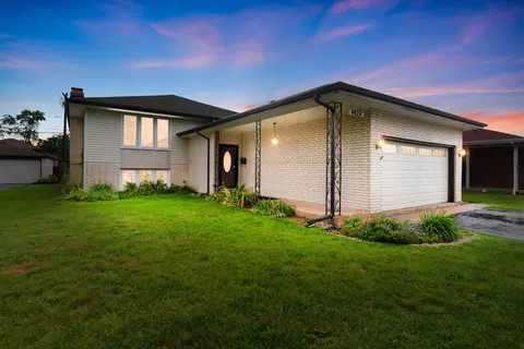 Exterior - 4424 Maple Ave, Brookfield, IL 60513 photo 4 of 4