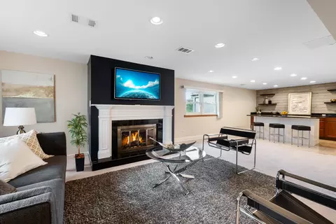 Living - 4424 Maple Ave, Brookfield, IL 60513 photo 2 of 4