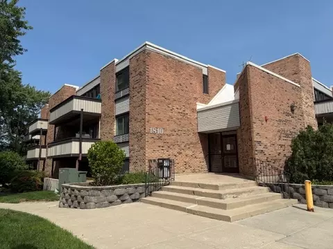 1810 Hemlock Pl #304, Schaumburg, IL 60173
