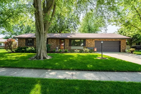 1314 E Kirkwood Dr, Pontiac, IL 61764