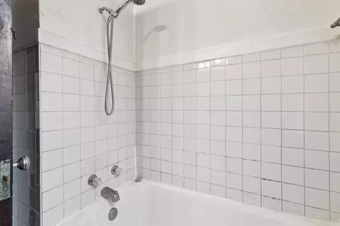 Bath - 7111 S Emerald Ave, Chicago, IL 60621 photo 4 of 4