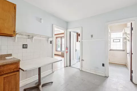 Entry Way - 7111 S Emerald Ave, Chicago, IL 60621 photo 1 of 2