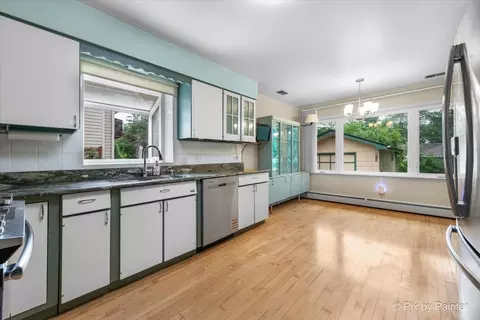 Kitchen - 311 N Maple St, Itasca, IL 60143 photo 2 of 3