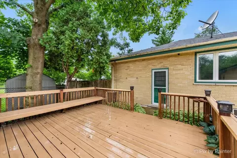 Exterior - 311 N Maple St, Itasca, IL 60143 photo 8 of 9