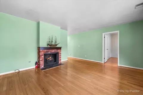 Living - 311 N Maple St, Itasca, IL 60143 photo 3 of 4
