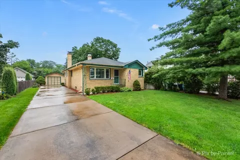 Exterior - 311 N Maple St, Itasca, IL 60143 photo 4 of 9