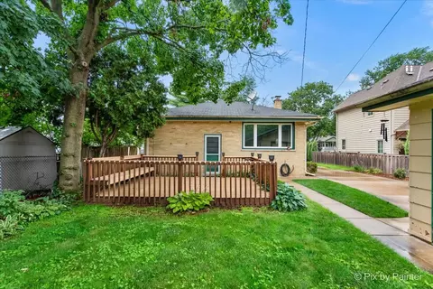 Exterior - 311 N Maple St, Itasca, IL 60143 photo 2 of 9