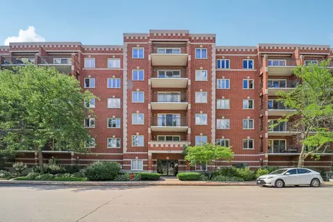 5005 Warren St #403, Skokie, IL 60077