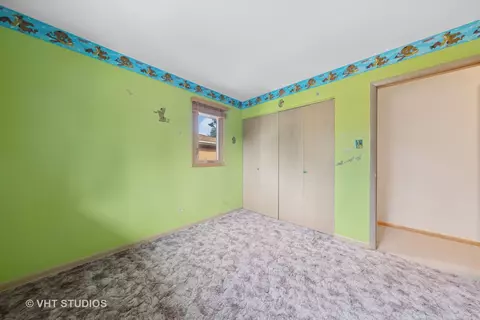 Bedroom - 6501 Forestview Dr, Oak Forest, IL 60452 photo 4 of 5
