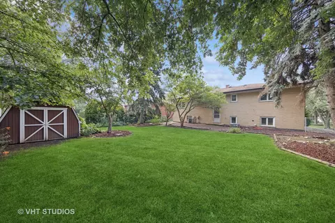 Exterior - 6501 Forestview Dr, Oak Forest, IL 60452 photo 4 of 5