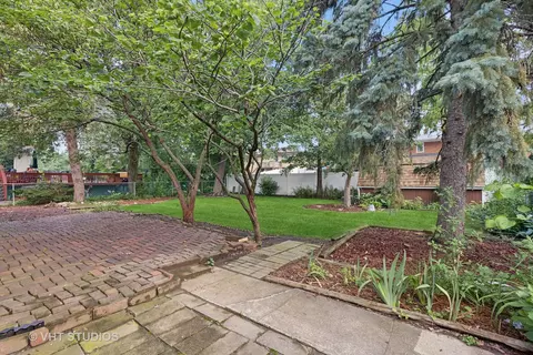Exterior - 6501 Forestview Dr, Oak Forest, IL 60452 photo 3 of 5