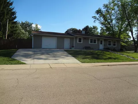989 Berkley St, Carpentersville, IL 60110