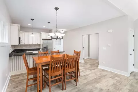 Dining - 9 Windward Way, Ottawa, IL 61350 photo 2 of 2