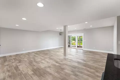 Living - 9 Windward Way, Ottawa, IL 61350 photo 6 of 6