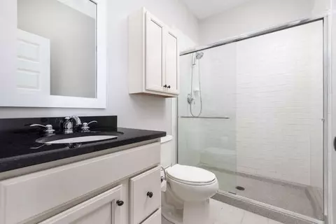 Bath - 9 Windward Way, Ottawa, IL 61350 photo 1 of 3