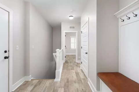 Entry Way - 9 Windward Way, Ottawa, IL 61350 photo 1 of 2