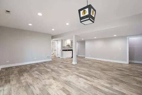 Living - 9 Windward Way, Ottawa, IL 61350 photo 5 of 6