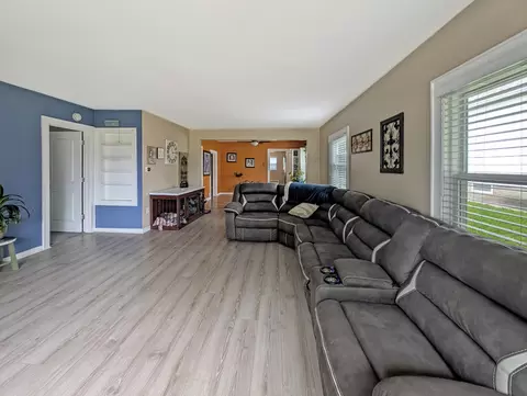 306 E Iowa St, Spring Valley, IL 61362 photo 22