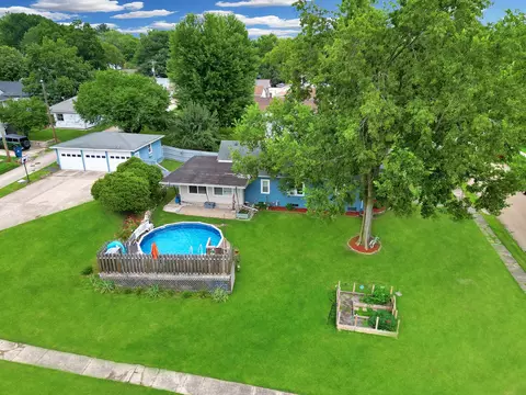 306 E Iowa St, Spring Valley, IL 61362 photo 2