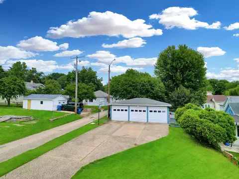 306 E Iowa St, Spring Valley, IL 61362 photo 4