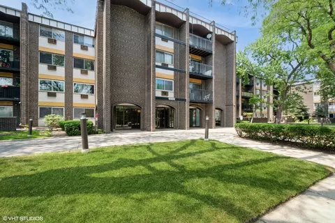 6800 N California Ave #2I, Chicago, IL 60645