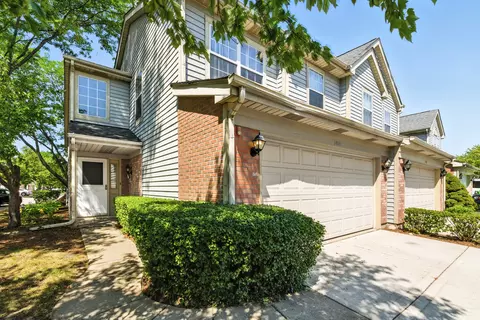 1400 Club Dr, Glendale Heights, IL 60139