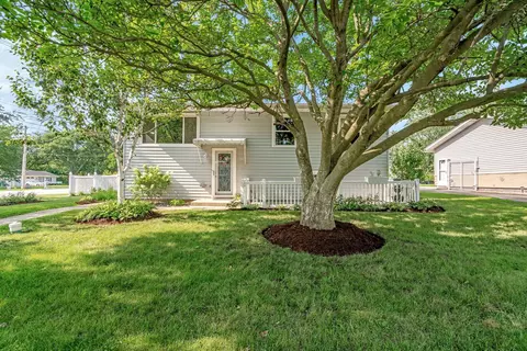 1102 Basin Dr, Lockport, IL 60441 photo 3
