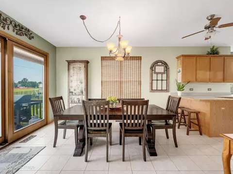 24231 Mill Creek Ln, Plainfield, IL 60586 photo 7